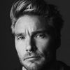 Leo Sjöman as Juhani Stenfors