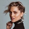 Valentina Frione as Mujer Nitkin
