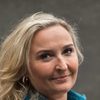 Ragnhild Gudbrandsen as Lillian Norheim