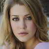 Katie Garfield as Kelly Rae