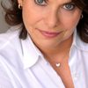 Lisa Pescia as Waitress