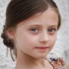 Alexia Osborne as Victoria Hardy