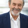 Mohamed Djouhari as L'entraîneur