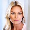 Kelly Packard as Lisa