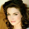 Elena Lyons as Laura Le Crois