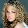 Mackenzie Mauzy as Kelsey