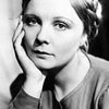 Clara Langsner as George Simon's Mother