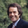 Laurence Luckinbill as Richard