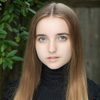 Tegan Grace Muggeridge as Older Julie