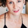 Julia Fossi as Anna