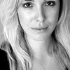 Zoe Coyle as Renate
