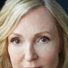 Jane Moffat as Andrea Simms
