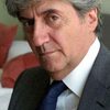 Tom Conti as Manu, Eva's uncle