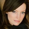 Avery Clyde as Kelly's Mom