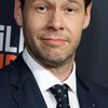Ike Barinholtz as Niles Benson