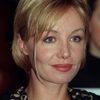 Arkie Whiteley as Sarah Cameron