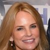 Jennifer Runyon as Female Student