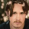 Tom Stevens as Skylar
