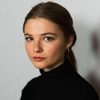 Stefanie Scott as Julia