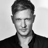Robert Farnham as Alex