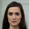 Friederike Becht as Angela Berg