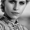 Caro Daur as Andrea