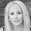Suzie MacKenzie as Michelle