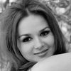 Danielle De Metz as Stella D'Angelo