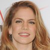 Anna Chlumsky as Molly