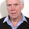 Jeremy Bulloch as Pageboy at Hotel (uncredited)