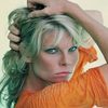 Cathy Lee Crosby as Zoe Owens