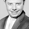Sylvester Wiere as Bumbling Detective (as The Wiere Brothers)