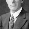 Lumsden Hare as John Macklin