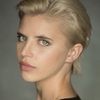 Isabelle Bonfrer as Eleasha