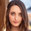 Zuzu Weingart as Maggie