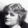 Daisy Belmore as Coach Passenger (uncredited)