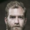 Jo Adrian Haavind as Henrik