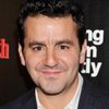 Max Casella as Les
