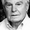 Derek Jacobi as Nezo (voice)
