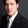 Philip Moon as Restaurant Bartender