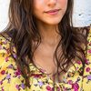 Julia Vasi as Zoe