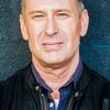 Scott Thompson as Barrett
