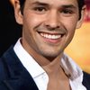 Ricardo Abarca as Pollo