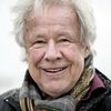 Sven Wollter as Axel Flogfält
