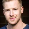 Angus McLaren as Eddie