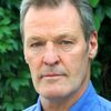 Anthony Straeger as Engelsk Journalist