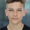 Joe Gallucci as Lee