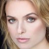 Sophia Johnson as Lauren Strong