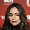 Eliza Dushku as Pia Carter