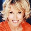 Stacie Randall as Lyra